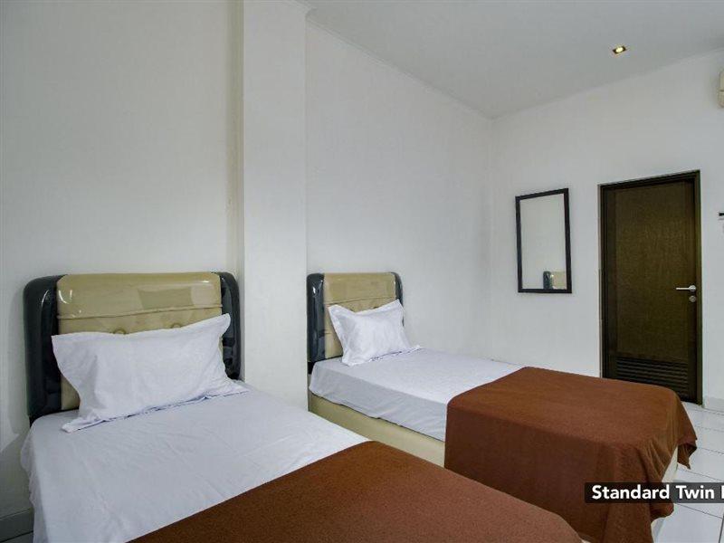 Hotel Arjuna Bekasi Exterior photo