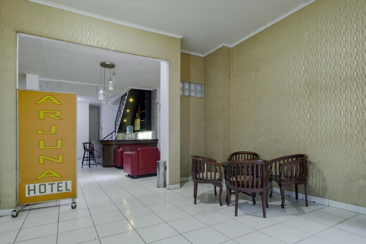 Hotel Arjuna Bekasi Exterior photo